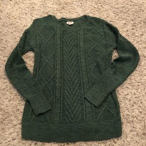 green cable knit sweater